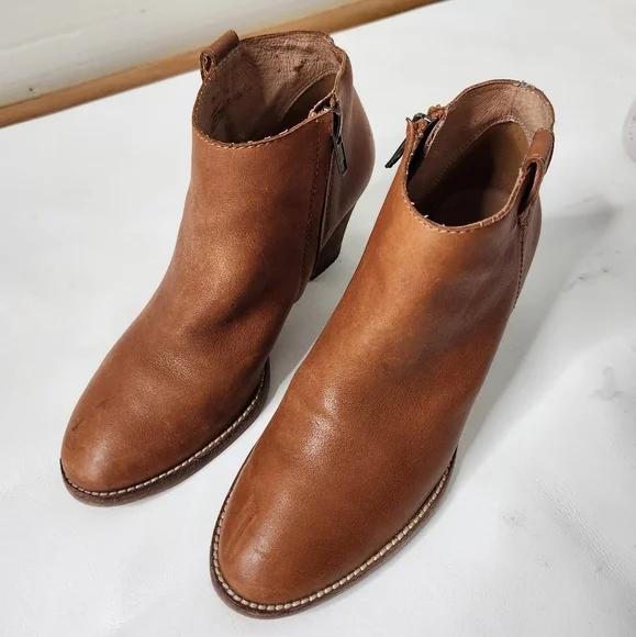 Madewell Billie Ankle Bootie - Picture 1 of 6